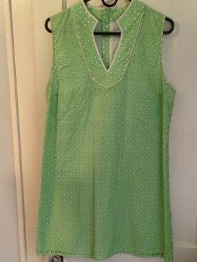 crown & ivy Light Green Eyelet Shift Dress with White Trim